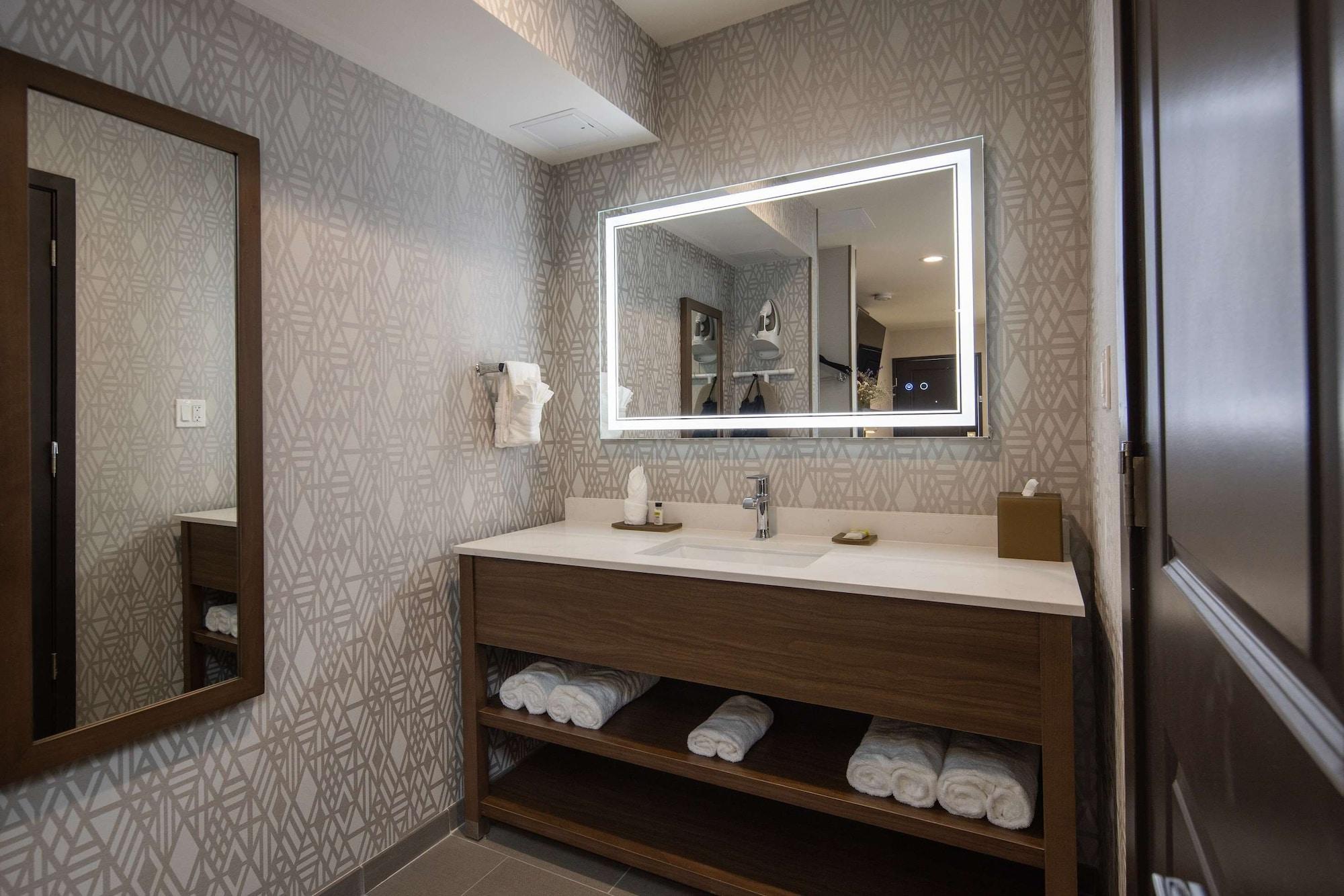 Golden Bear - Surestay Collection By Best Western Motel