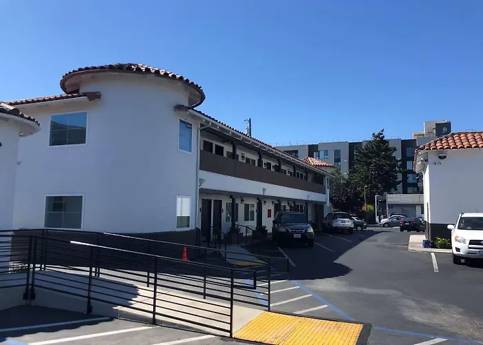Golden Bear Hotel - Surestay Collection By Best Western