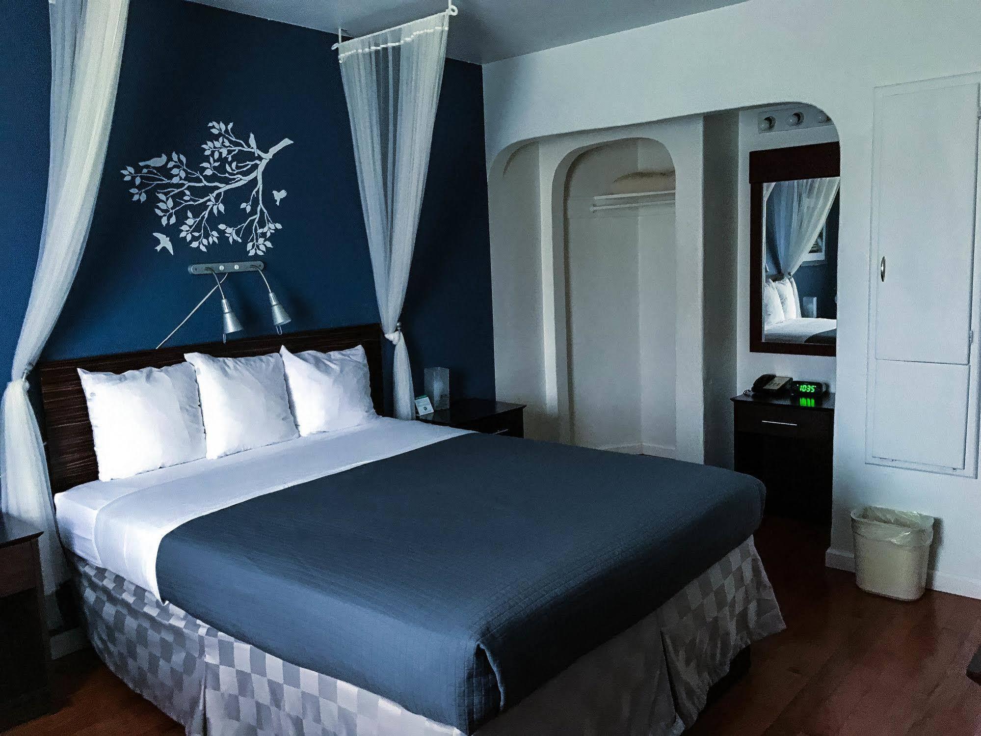 Golden Bear - Surestay Collection By Western Motel 2*