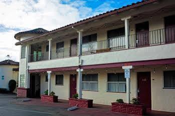 Golden Bear - Surestay Collection By Western Motel 2*